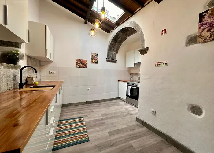 Az Solar And Secret Garden Villa Sao Vicente Ferreira